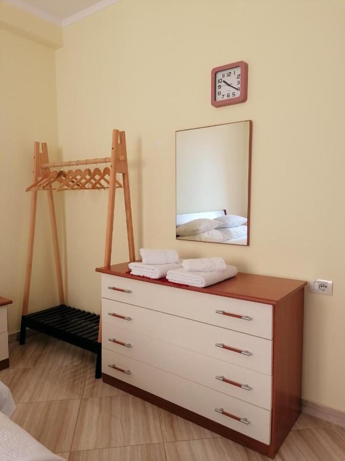Holiday Center Apartment Shkodër Exteriör bild