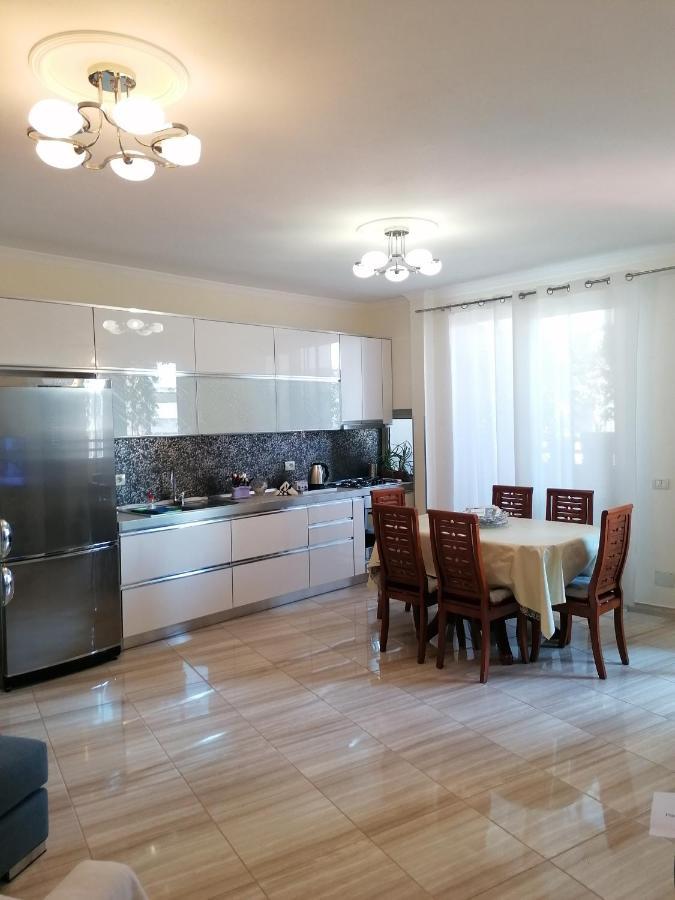 Holiday Center Apartment Shkodër Exteriör bild