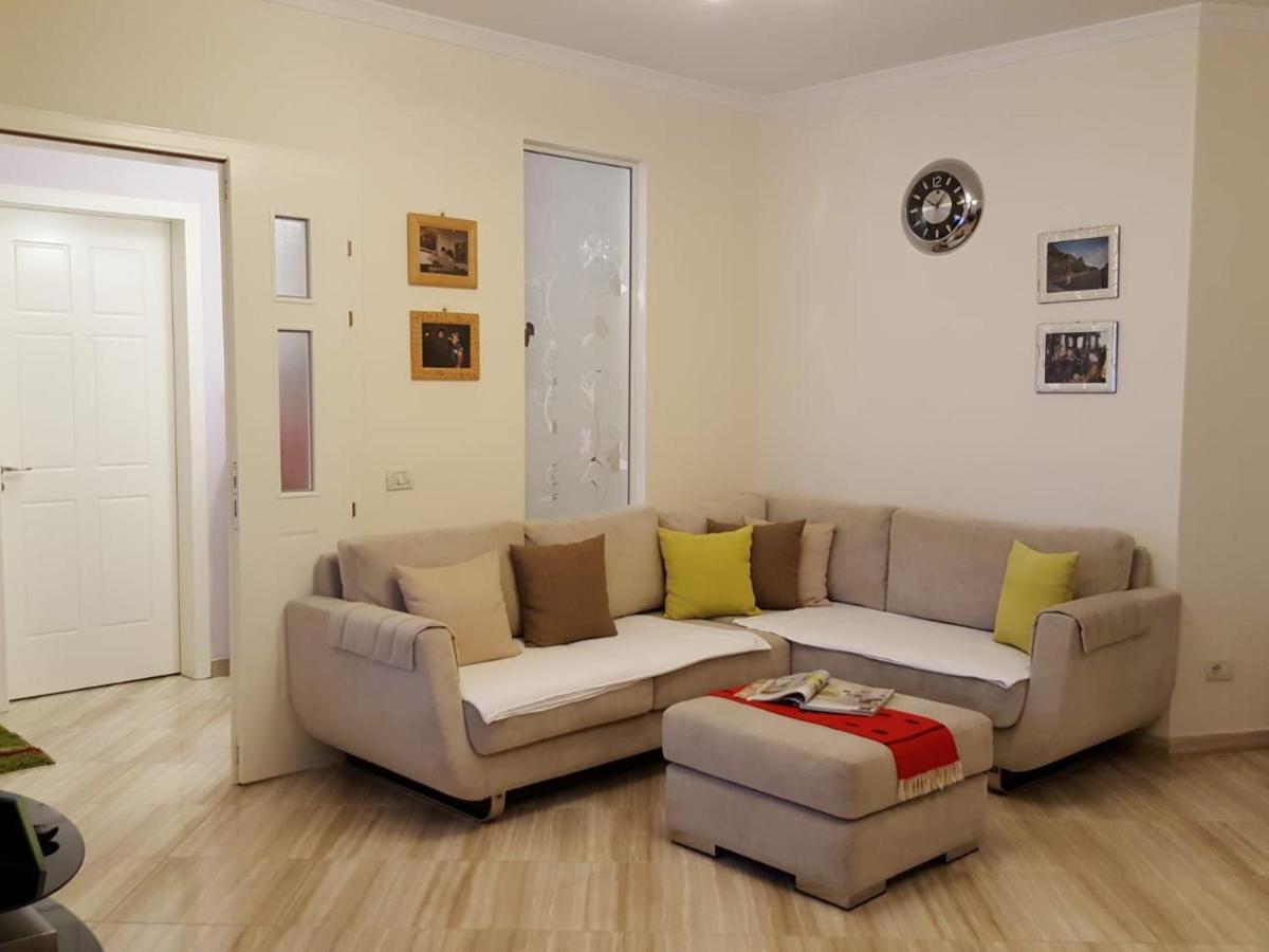 Holiday Center Apartment Shkodër Exteriör bild
