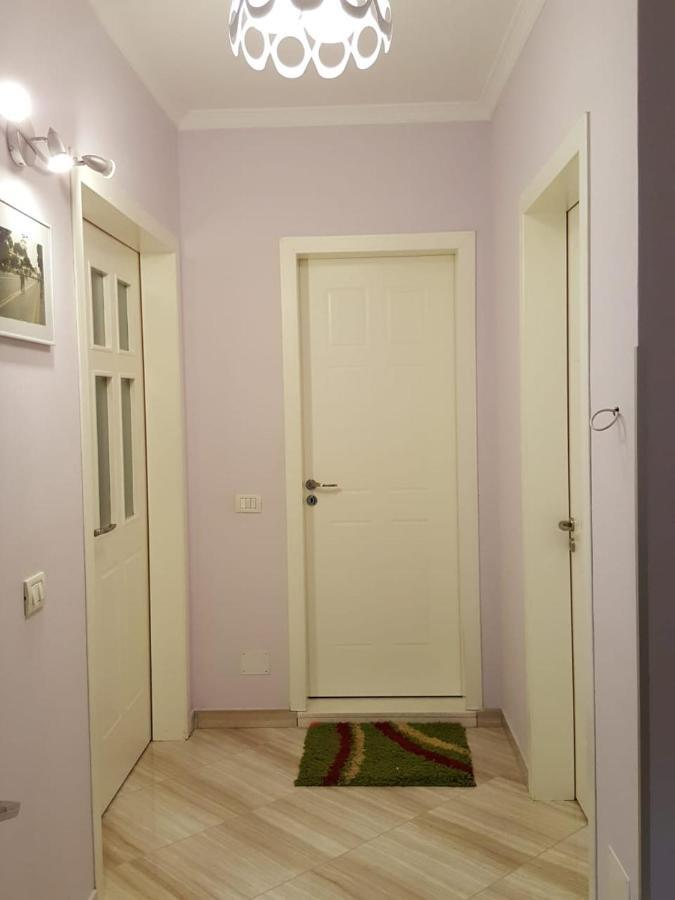 Holiday Center Apartment Shkodër Exteriör bild